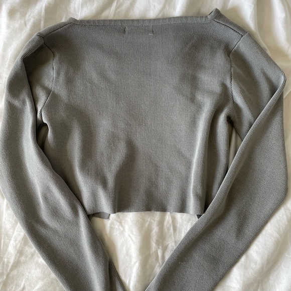 Grey button up long sleeve crop cardigan - Picture 5 of 8